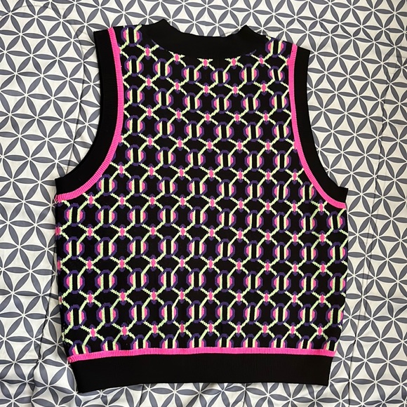 Crop Retro Geometric Sweater Vest - Picture 2 of 3